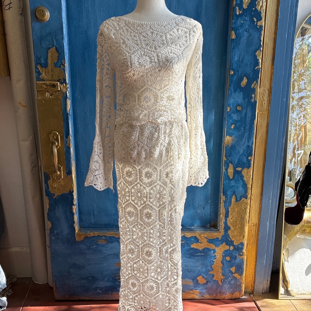 Elegant White Lace Long Sleeve Dress